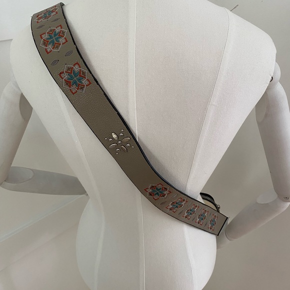 Steve Madden two tone double zip camera bag - Picture 4 of 5